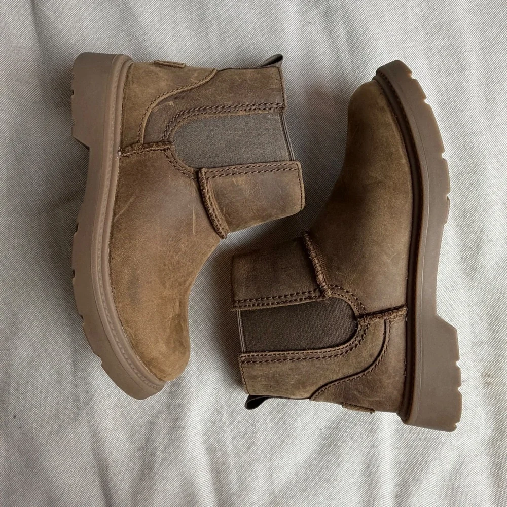 UGG Kids Perry Weather Chelsea Boots Walnut Brown Leather Waterproof Size 13 K